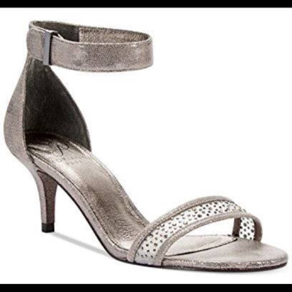 Adrianna Papell Avril Heels